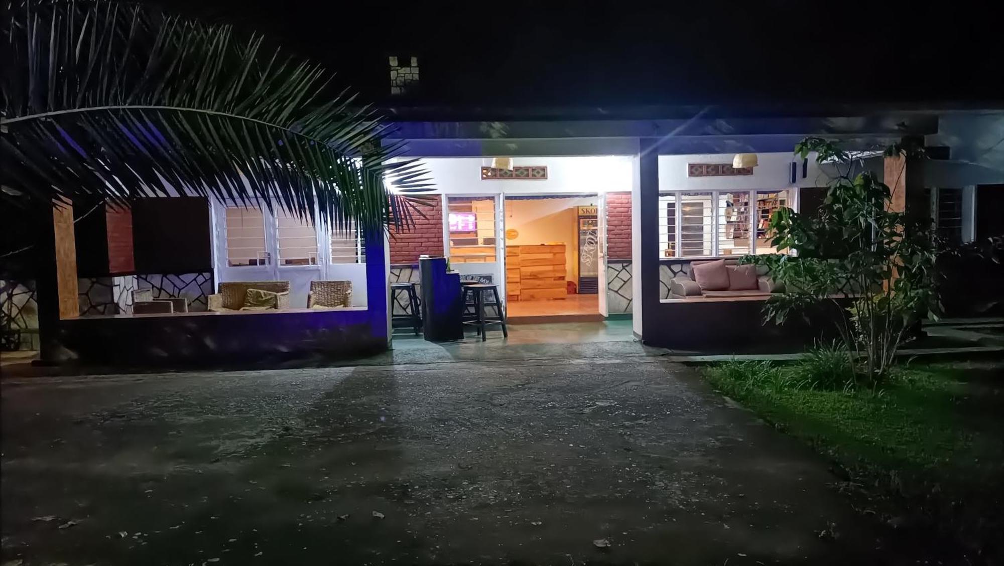 Colibri Taverne & Guest House Gisenyi Luaran gambar