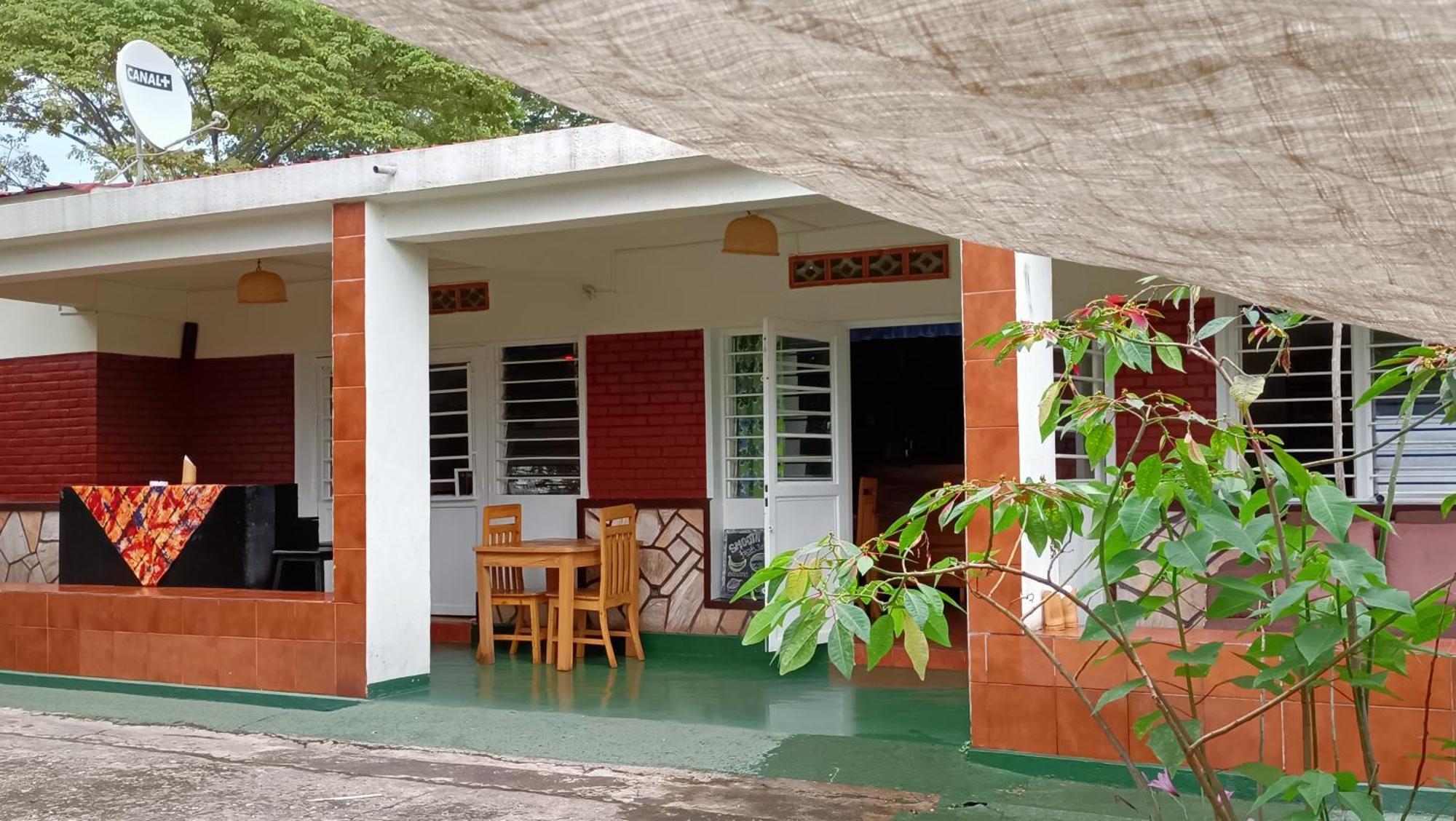 Colibri Taverne & Guest House Gisenyi Luaran gambar